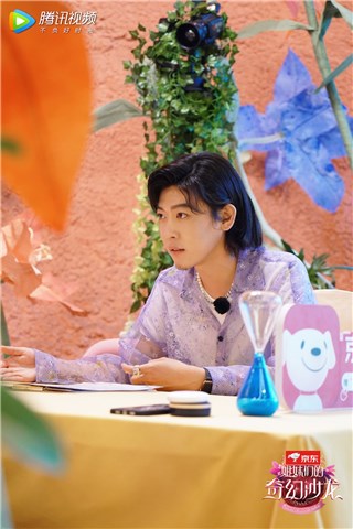 姜思达倾听女性故事给出建议