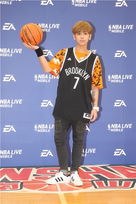 鼓鼓出席NBA球星见面会