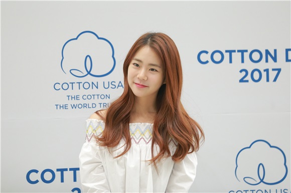韩胜妍出席「COTTON DAY 2017」宣传大使委任仪式