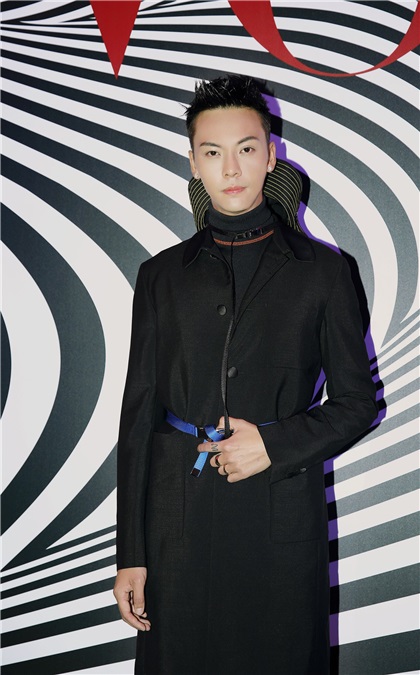 陈伟霆受邀出席《Vogue》庆祝派对 即兴表演引爆全场高潮