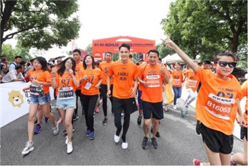 家庭组在明道带领下冲出起跑线