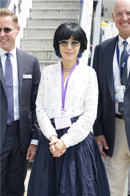 吴君如出席「奥比斯眼科飞机医院感谢行」开幕仪式