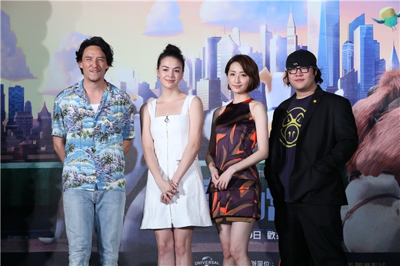 张震、柯佳燕、张榕容出席《宠物当家》欢乐首映派