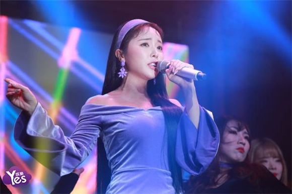 〈Yes 首尔现场〉洪真英举办单曲《走好》SHOW CASE正式回归