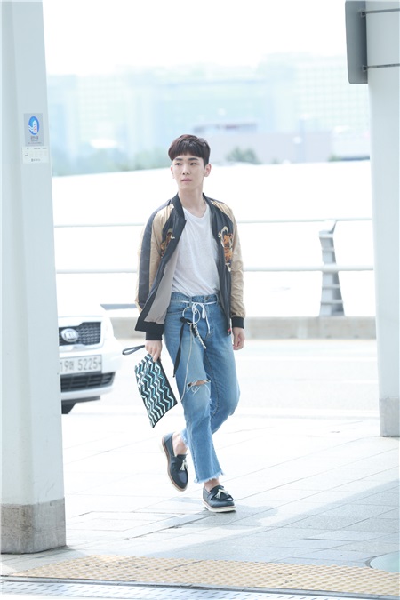 SHINee成员Key韩国仁川机场出国