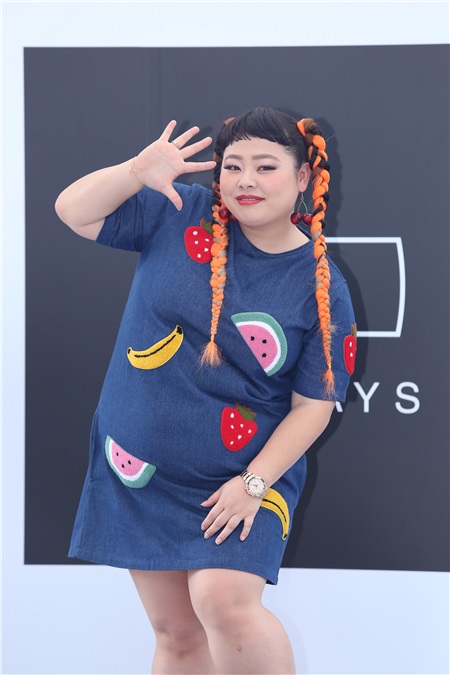 〈Yes 台北现场〉渡边直美为眼镜品牌站台 盼和心仪男「卿卿我我」