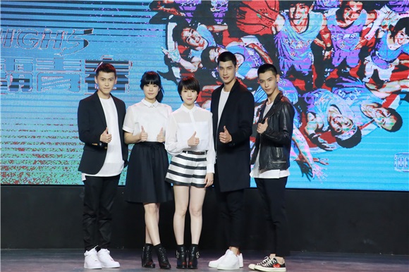 SpeXial宏正、晨翔、毛弟出席爱奇艺《HIGH5 制霸青春》首映