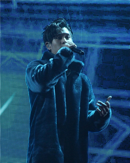 周兴哲演唱会哥哥站台合唱