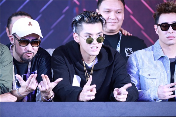 《中国有嘻哈》6.24开播 吴亦凡否认一秒变嘻哈