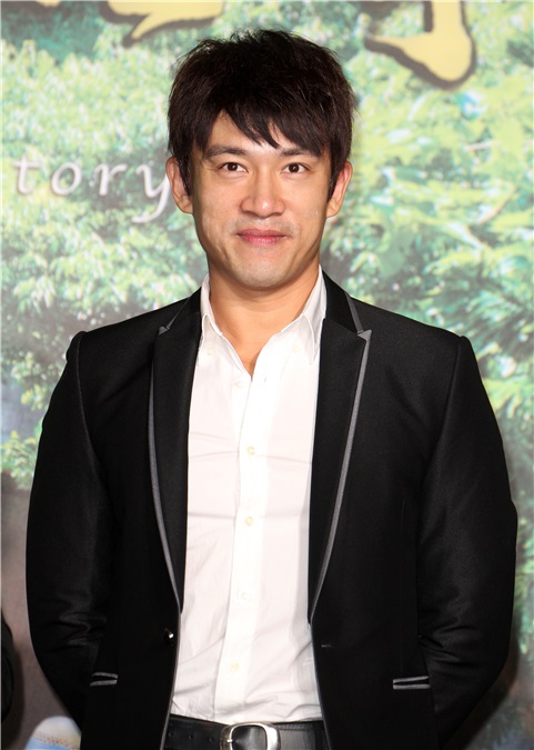 大爱「竹南往事」演员韩瑜、李政颖、杨庆煌、傅小芸、陈熙锋、柯素云等出席上档记者会。