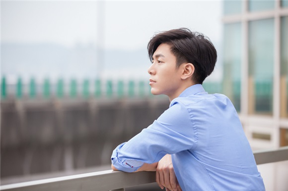 韦礼安化身暖男挑战姐弟恋 坦称「以歌示爱」
