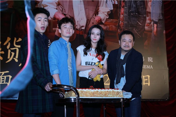韩寒、高子健、迪丽热巴等出席《解忧杂货店》上海路演