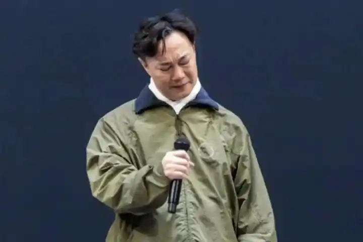 51岁陈奕迅自曝患焦虑症靠药物维持巡演 健康状况引担忧