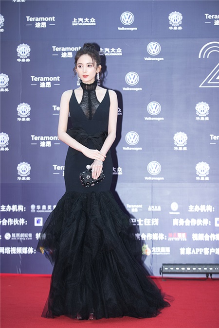 娜扎华鼎奖获颁突破演员 热血「建国总」掀回忆杀