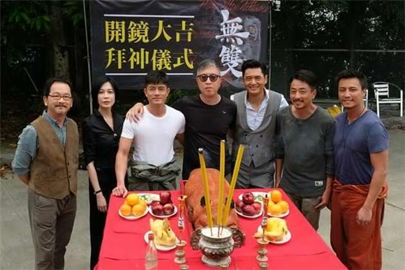 62岁周润发减重又帅回来了! 新片《无双》回归拿手警匪题材