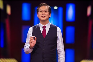 颜尚武向大佬介绍“快乐麦田”