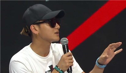 黄子韬教选手站在舞台时就是主人