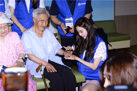 韩国女团Dal★Shabet出席在公益活动宣传大使委任仪式