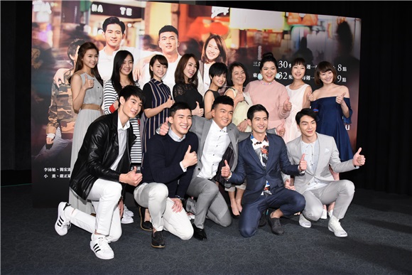 李沛旭、简宏霖、小薰、严正岚出席戏剧《只为你停留》首映会