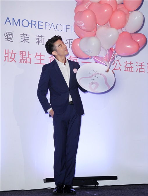 修杰楷与众人齐心关怀癌友