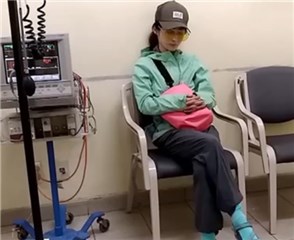 姚笛遭强光灼伤眼睛 双眼强烈反应差点失明
