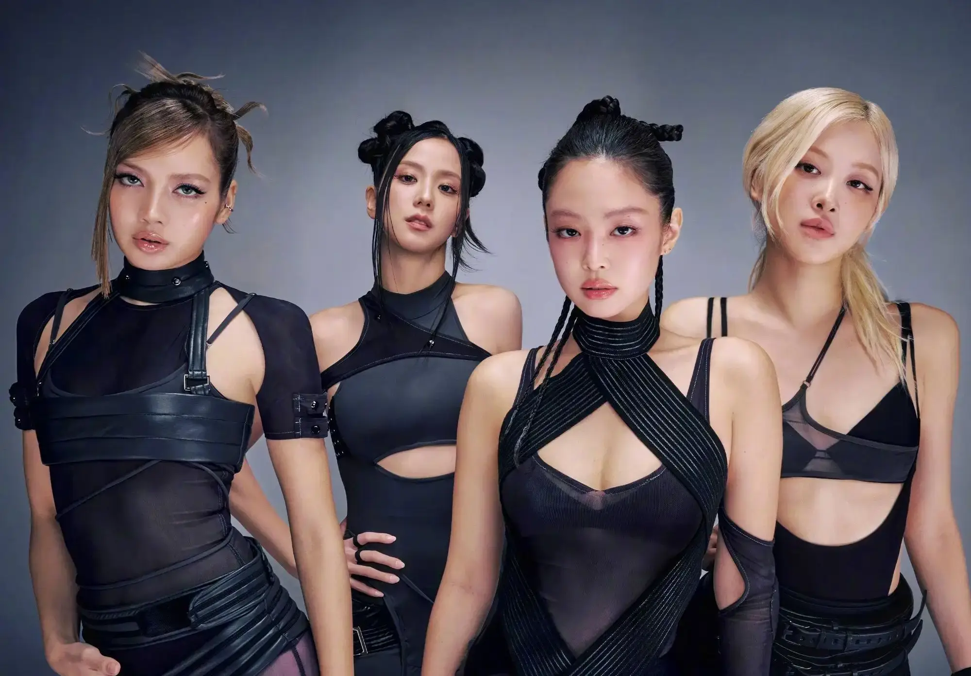 BLACKPINK十周年见面会仅40名额引争议，Lisa缺席传闻几经反转