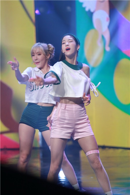 有线台MBC MUSIC《Show Champion》开唱 宋枝恩、宇宙少女等登台亮相
