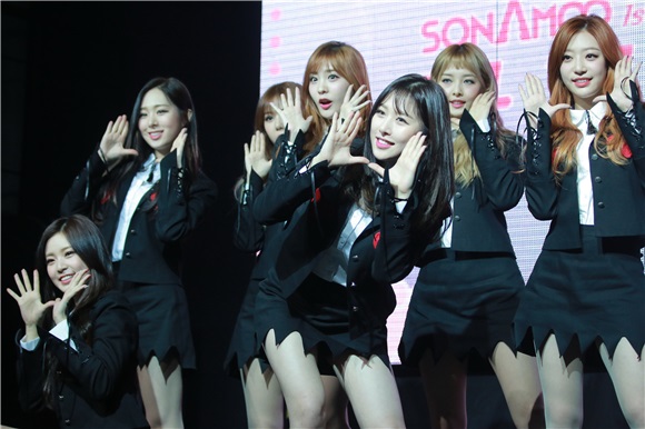 〈Yes首尔现场〉洋娃娃新女团SONAMOO 首张《I Think I Love U》showcase