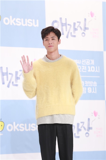 CNBLUE李正信、李烈音、徐志焄等出席韩国网剧《操心》制作发布会