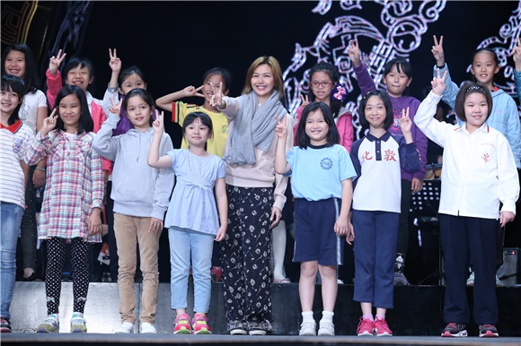 孙燕姿参加金马奖演出彩排
