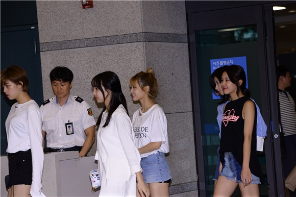 李敏镐、女团TWICE、防弹少年团结束’KCON 2016 LA’美国行程返回韩国