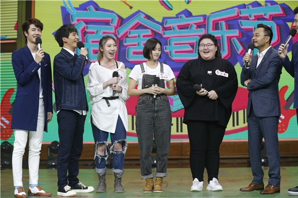 《天天向上》大开寝室音乐节 五月天蔡健雅陈粒青春来袭
