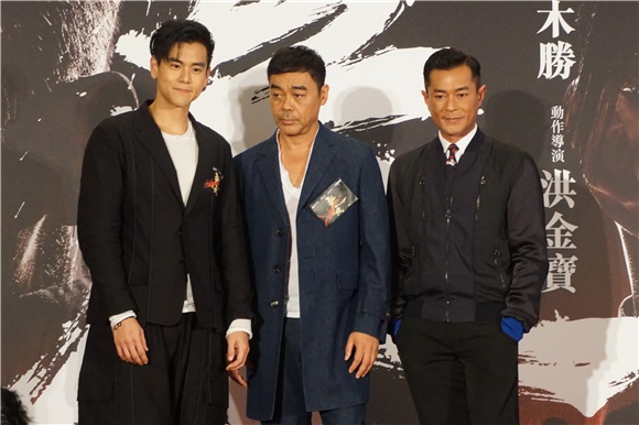 刘青云、古天乐、彭宇晏和袁泉等出席电影《危城》慈善首映礼