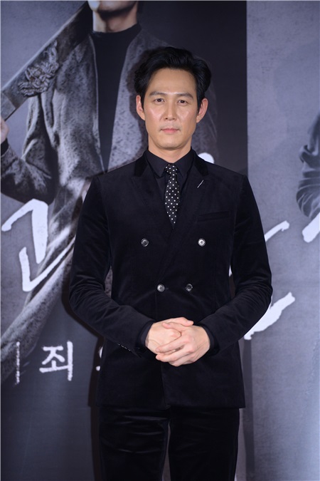 河正宇、车太贤等出席《与神同行》治作发布会