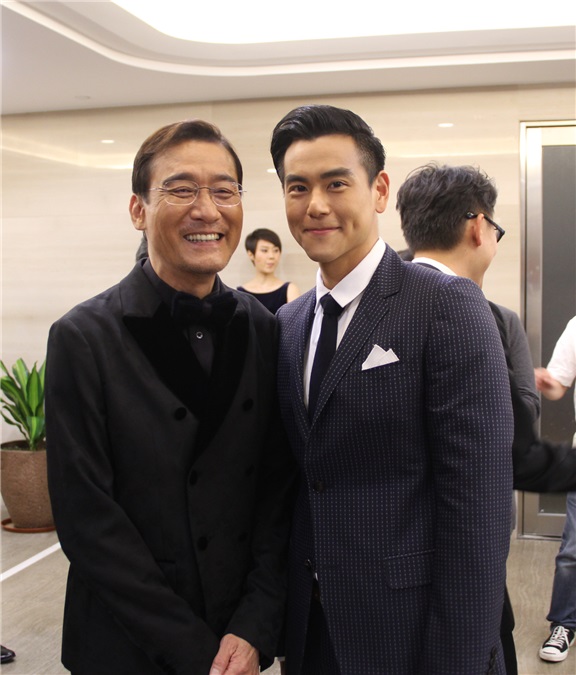 彭于晏亮相上影节开幕式红毯 《寒战2》阵容强口碑赞