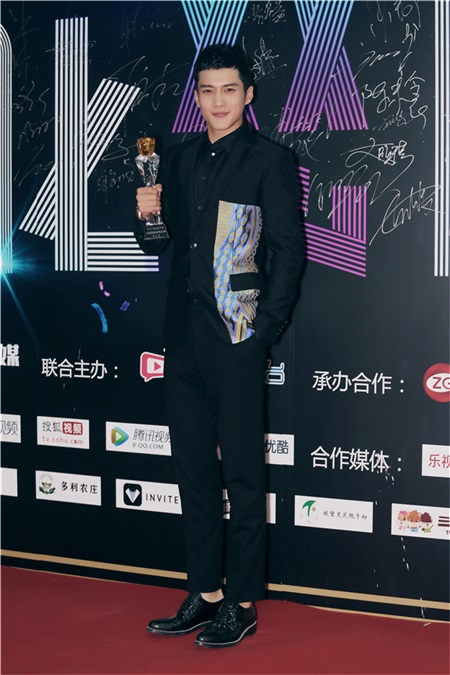 韩东君陈瑶完美搭档 斩获金骨朵最佳男主女配