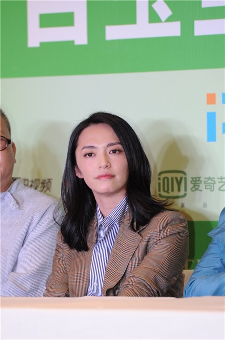 钟汉良首次担评委享受小轻松 姚晨感叹行业不断在进步