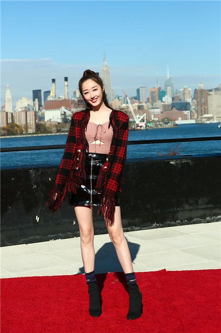 《在纽约》曝光定妆照 蒋梦婕清丽造型掀时尚狂潮