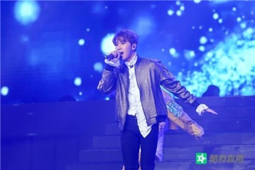 (陈皓宸演唱《疯狂》现场)