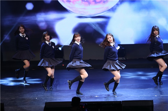 韩国女团Gfriend举办粉丝演唱会