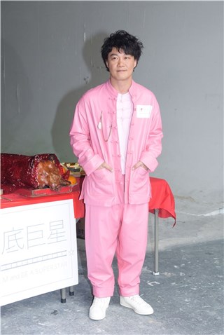 〈Yes香港现场〉陈奕迅在《卧底巨星》扮动作明星 自嘲手脚不协调