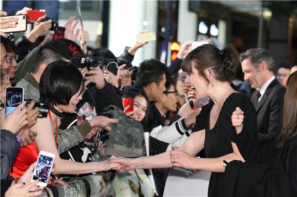 蜜拉乔娃维琪、导演保罗安德森出席《恶灵古堡最终章》台北首映会