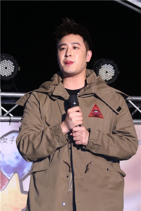 潘伟柏出席北一女校庆演唱会表演