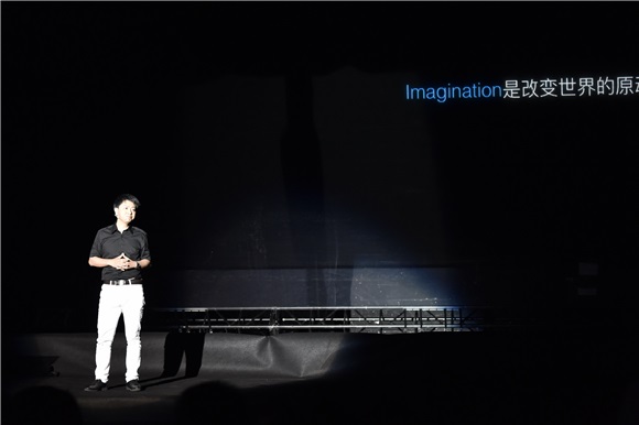 羽泉首签虚拟养成偶像「琥珀」,开创娱乐纪元