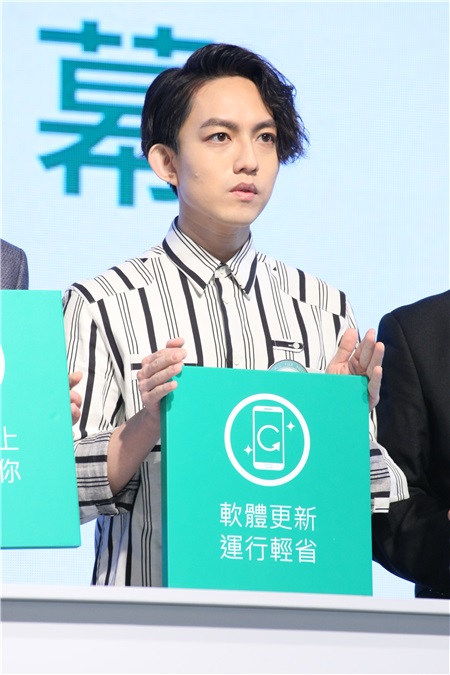 林宥嘉出席手机开幕记者会