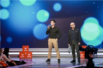 万子强在现场情话连连