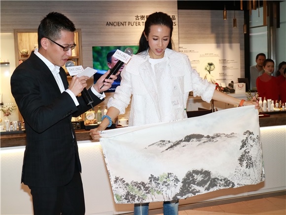莫文蔚呼吁爱环境重环保 老公热情学中文望有夫妻假