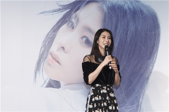 张碧晨台湾举办发布会 新专辑航向金曲奖
