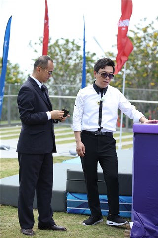 黄渤和经理人李真