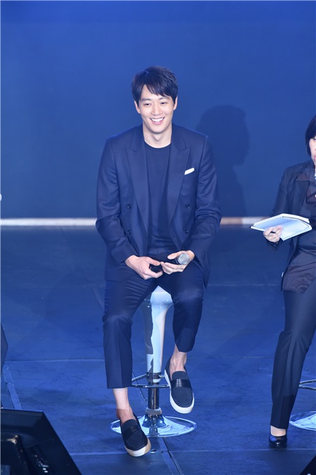 韩星金来元举办粉丝见面会
